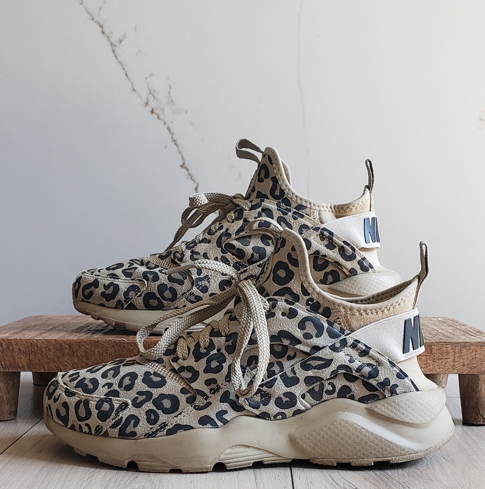 Nike Light Tan Sneakers